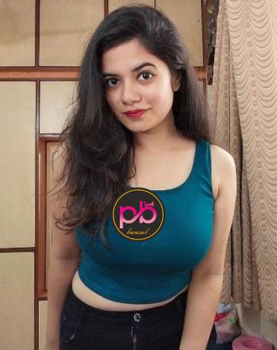 Instagram Model with 50% discount on your first booking